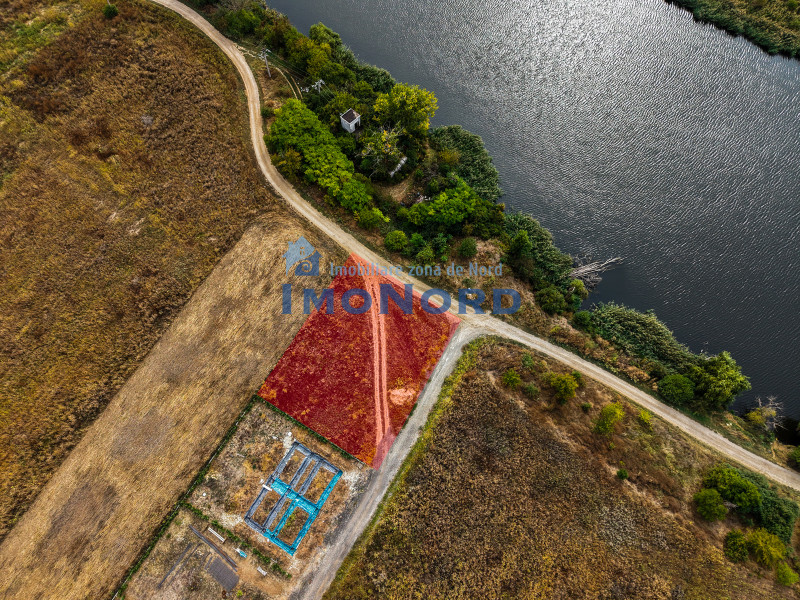 Teren cu vedere la lac Corbeanca - Petresti
