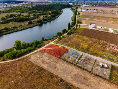 Teren cu vedere la lac Corbeanca - Petresti