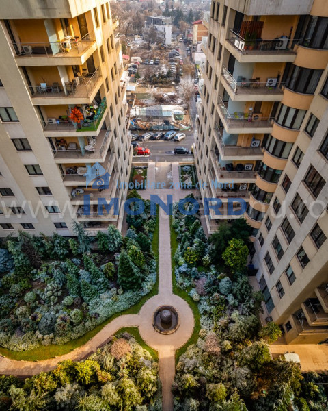 Penthouse with a gorgeous rooftop garden